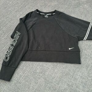 Women’s Nike pro sweatshirt